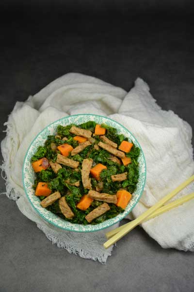 Image Wok d'émincés de porc chou kale et patates douces